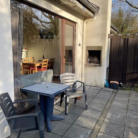 Mooie Bungalow In De Prachtige Natuur Hastiere-par-dela Bagian luar foto