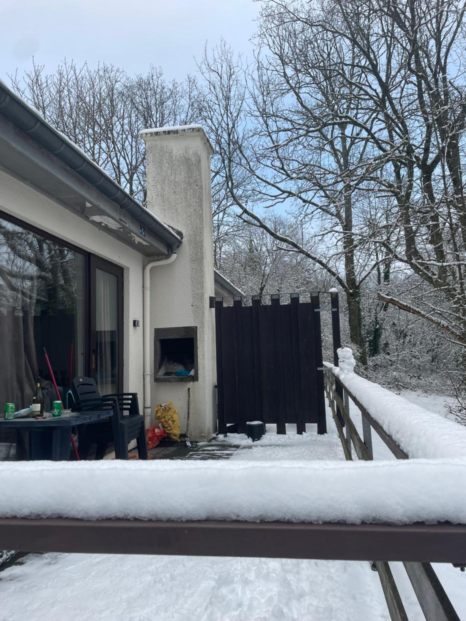 Mooie Bungalow In De Prachtige Natuur Hastiere-par-dela Bagian luar foto