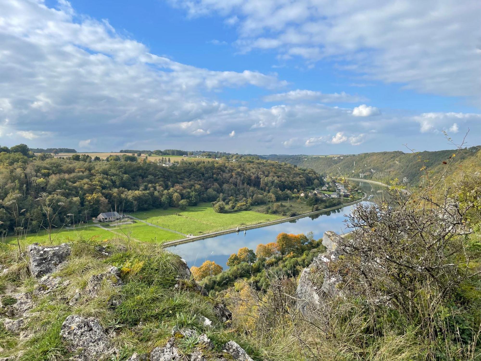 Mooie Bungalow In De Prachtige Natuur Hastiere-par-dela Bagian luar foto